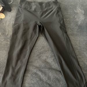 Black exercising leggings